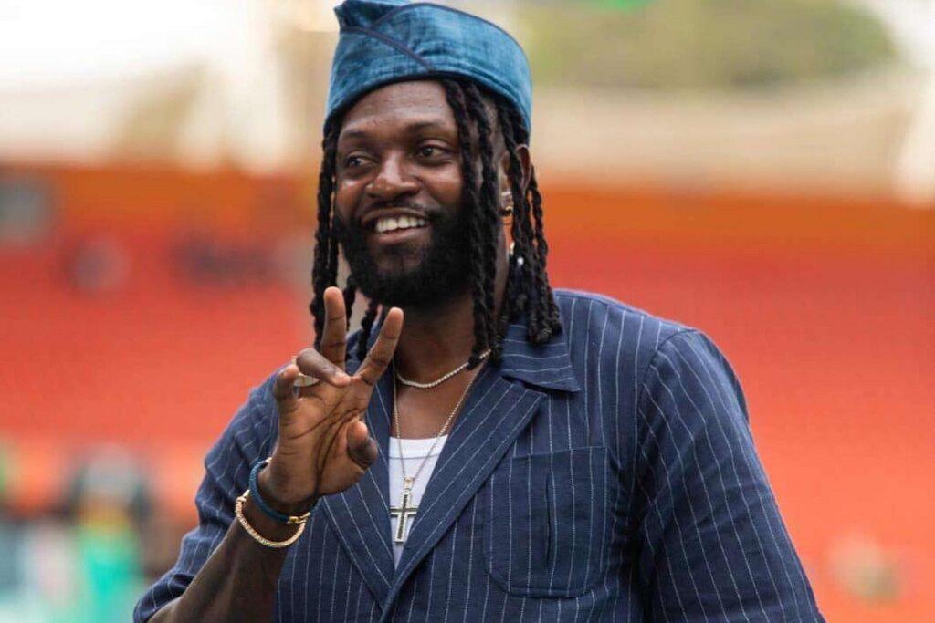 Emmanuel Adebayor : son hommage émouvant à Cristiano Ronaldo, une légende intemporelle