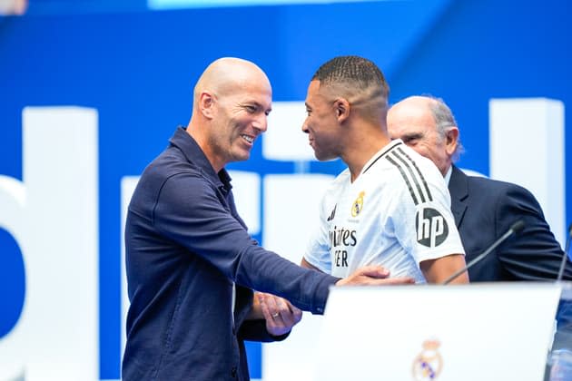 Kylian Mbappé : le sourire de Zinédine Zidane, récompense d’un triplé époustouflant