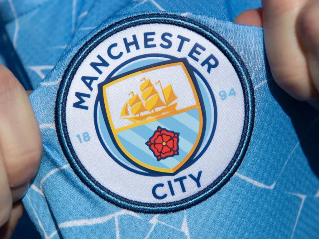 Coup de balai à Manchester City : trois départs retentissants !
