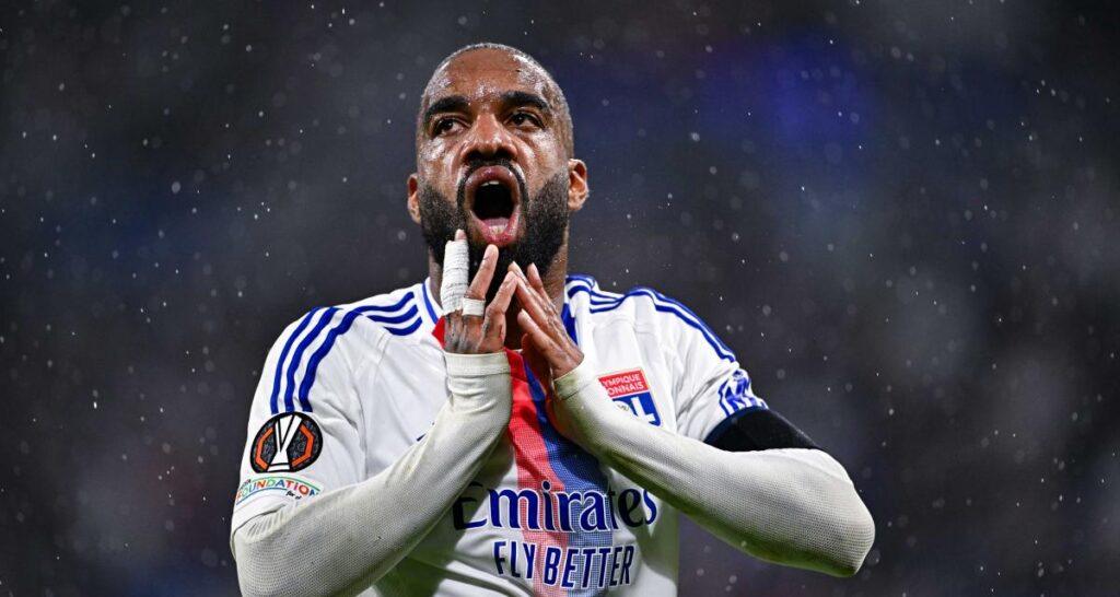 Lyon s’effondre face à Lens : un naufrage sous la pluie qui pourrait coûter l’Europe à l’OL