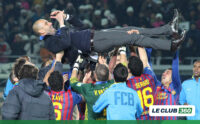 Pep Guardiola porté en triomphe par les joueurs du FC Barcelone en 2011